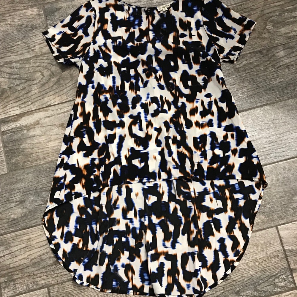 Lily White Hi-Lo Top